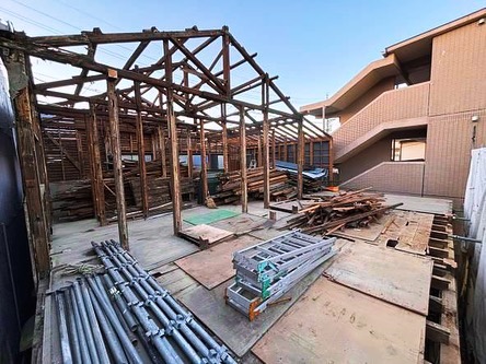 木造家屋解体工事 構造躯体解体の様子
