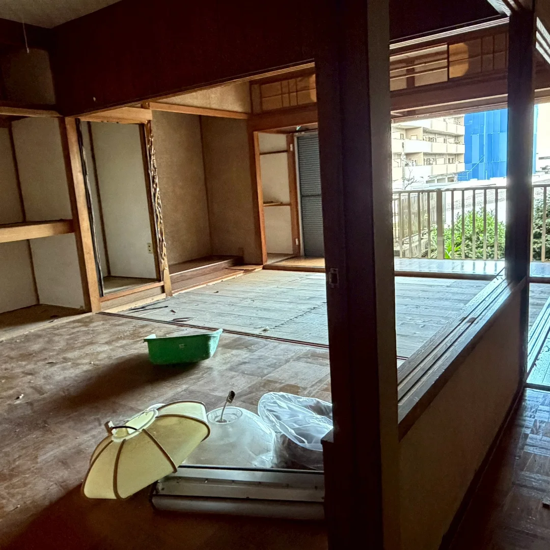 四日市市内装解体工事 施工前の室内の様子
